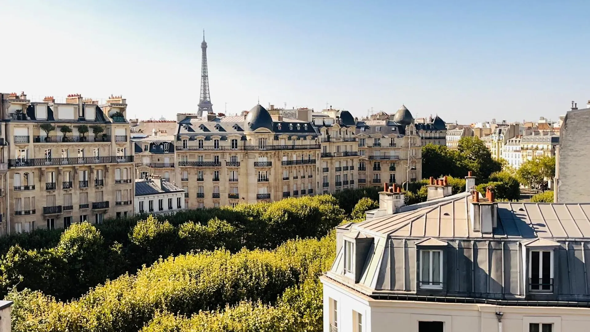 Parisian Elegance With Eiffel Tower View Апартаменты Париж