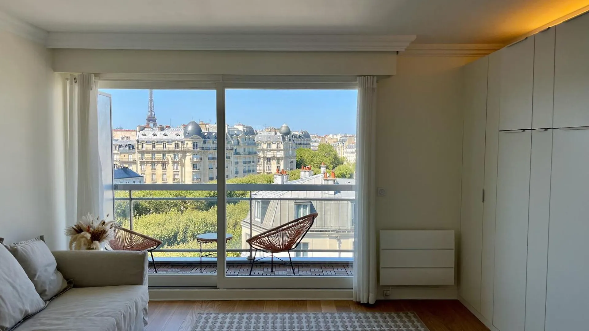Parisian Elegance With Eiffel Tower View * Paris