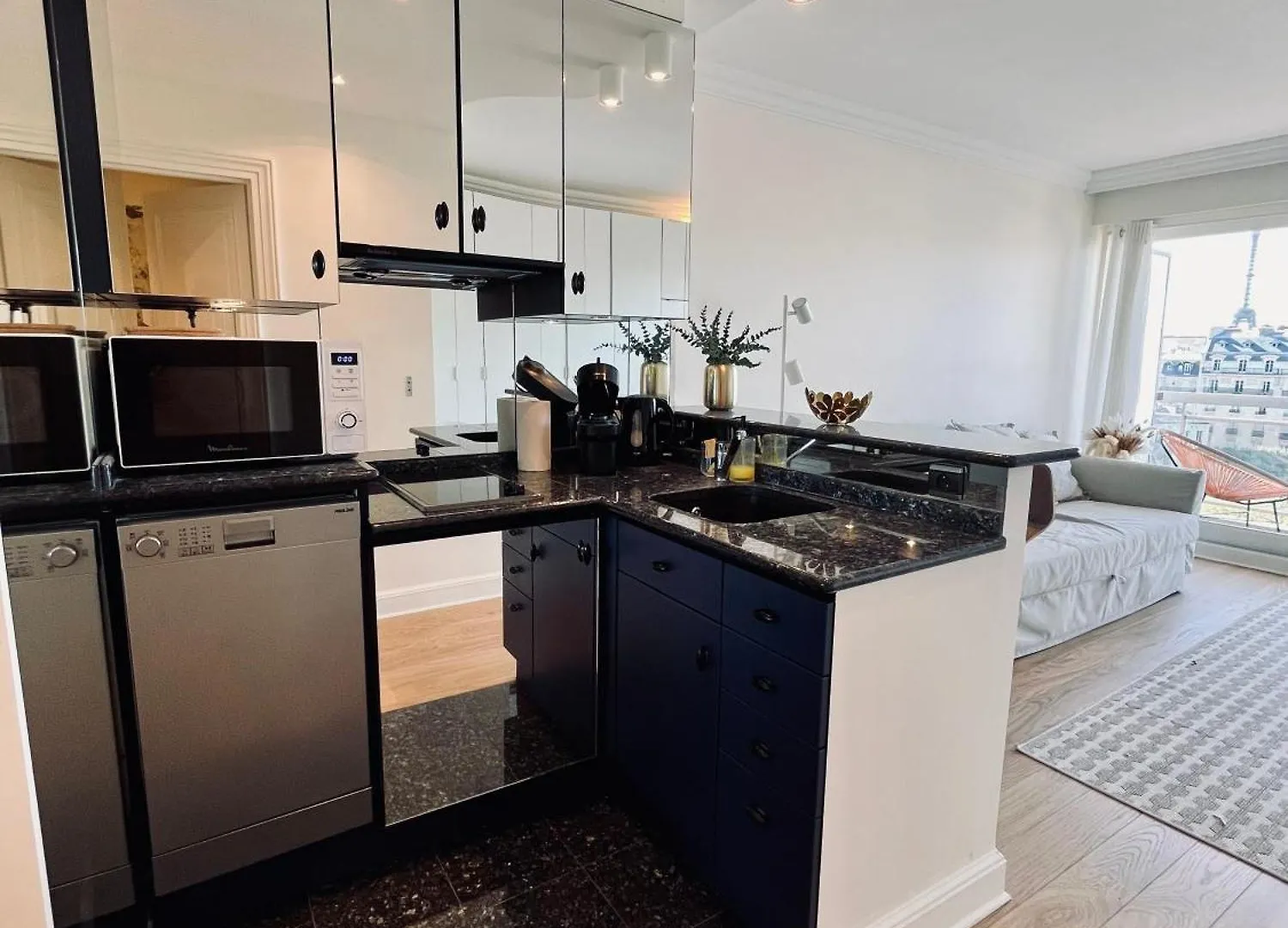 Appartement Parisian Elegance With Eiffel Tower View Paris